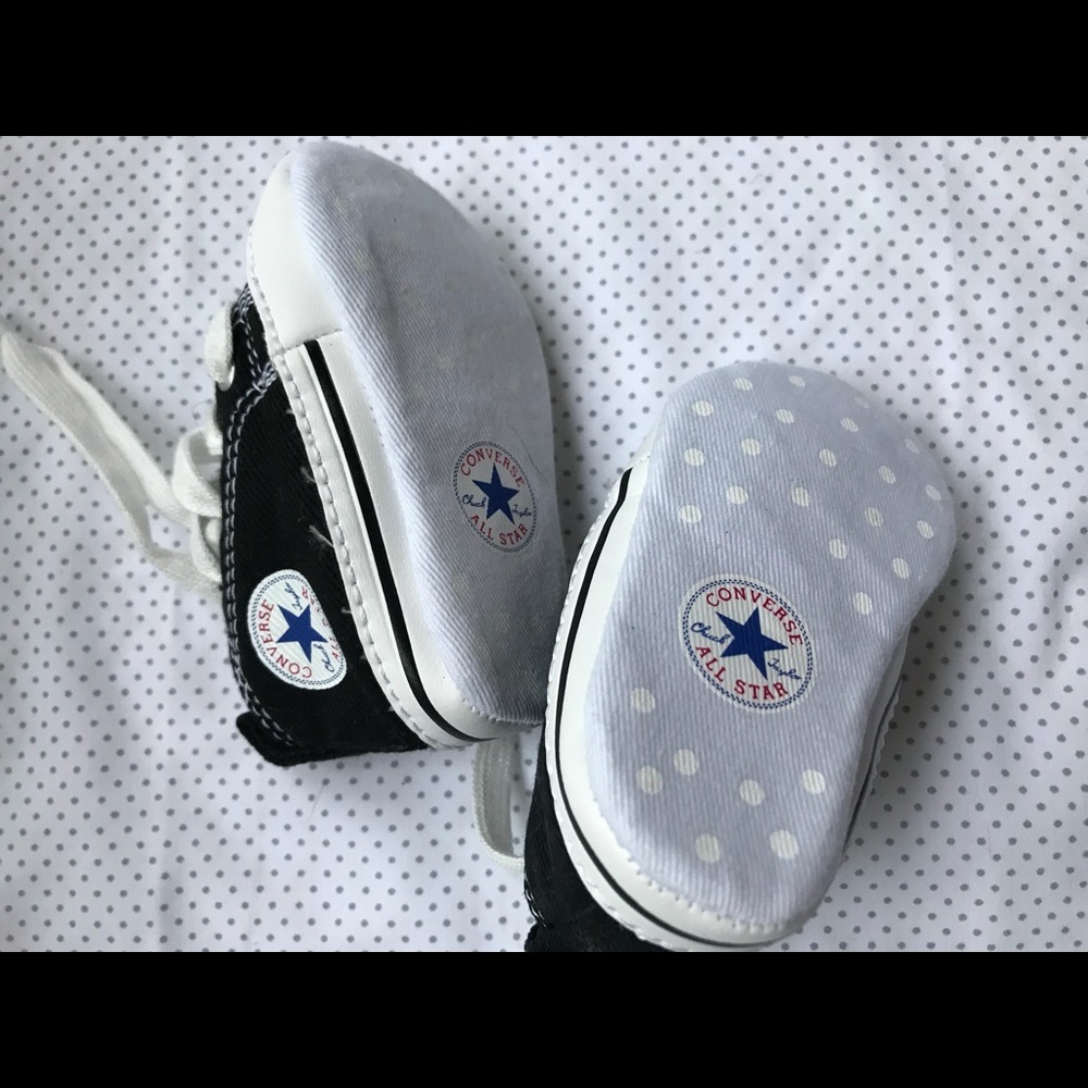 Baby converses